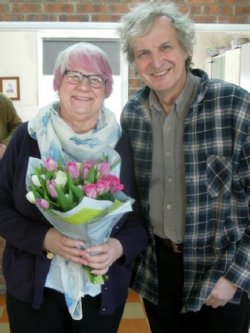 Mark Jones thanks Madeleine and Bernard Weatherley (photo John Billard)