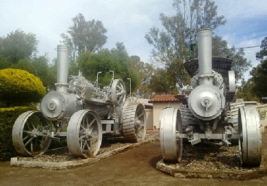 A pair of Kemna EZN class ploughing engines in Argentina