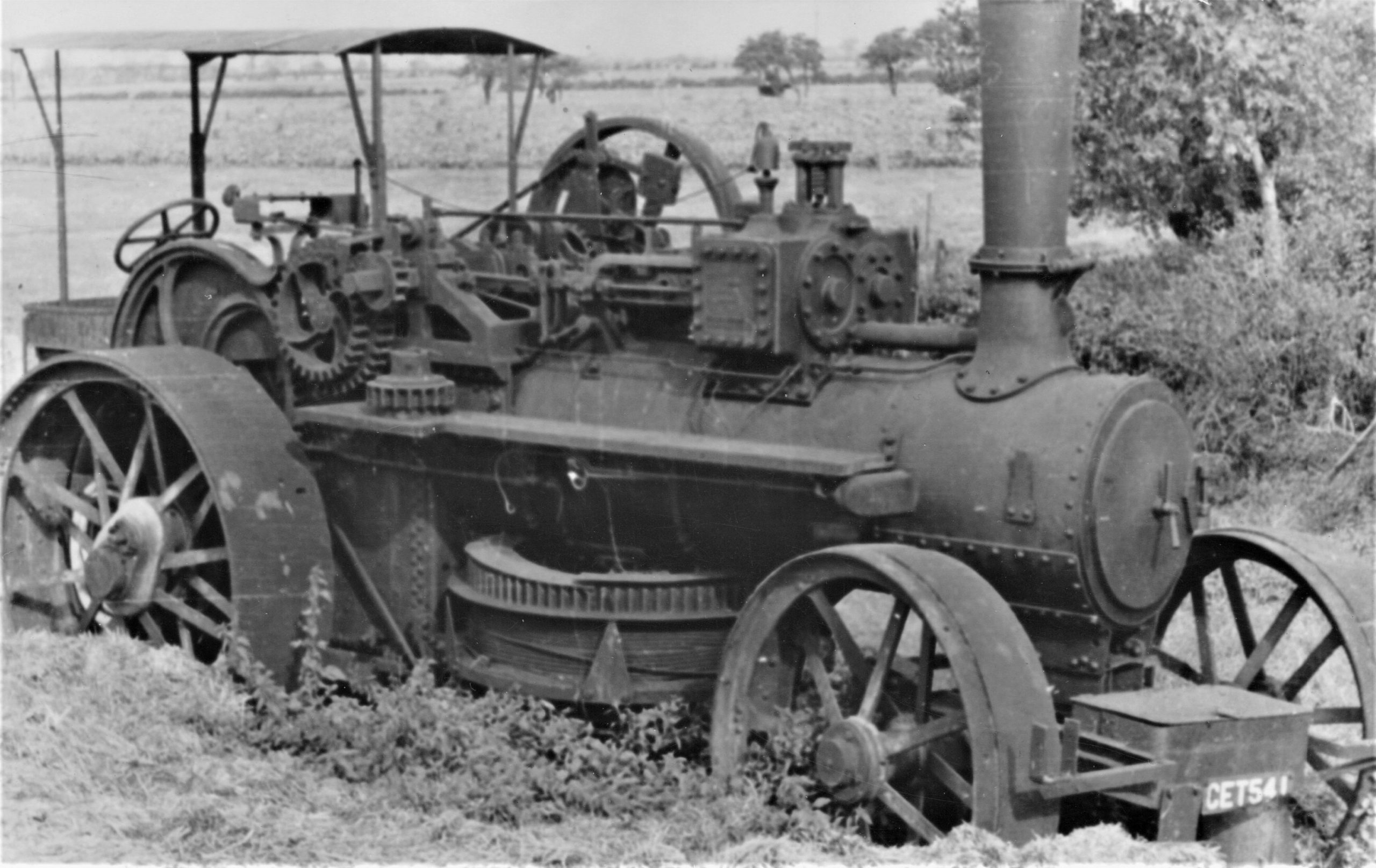McLaren 16hp number 1552, BD 0541, of 1919. Date and location unknown. Does anyone have more information? Click on the image to view the full size photo 