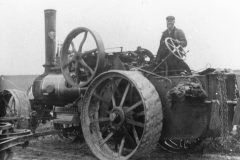 A wonderful photo of an unidentified early engine. Can anyone help?