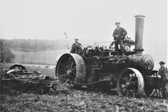 ROL060 – Fowler 14hp B4 number 12453, BL 2616 of 1910. Photo’d when new with Frederick Headington . and named “King George”. G.R. Hawthorn photo.